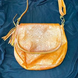 Borse in Pelle Made in Italy leather satchel purse tan design in leather fringe